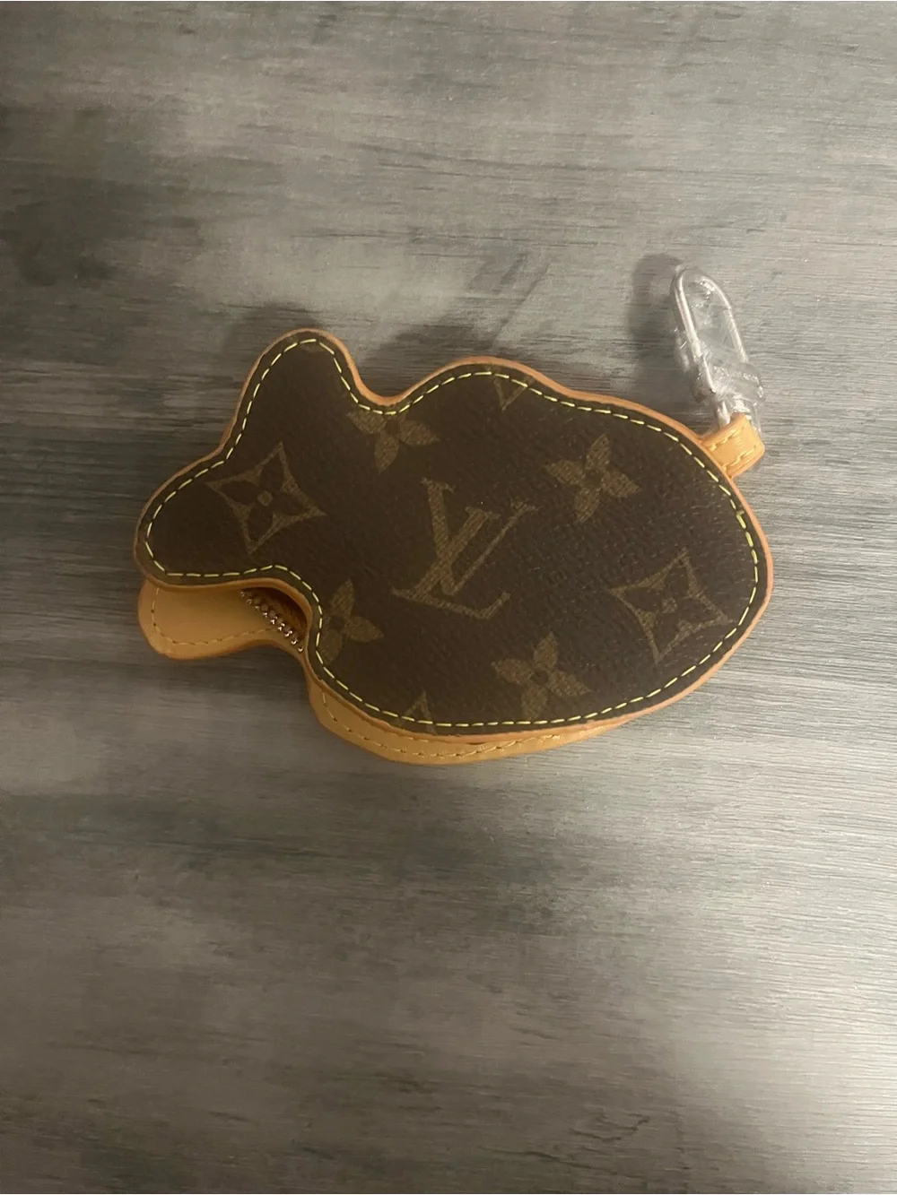 Tan Fish-Shaped Accessory Pouch Taiyaki